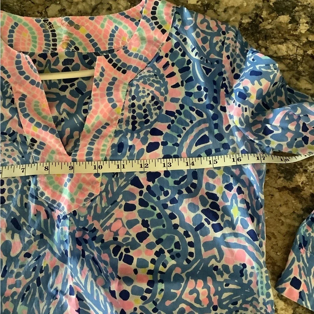 Lilly Pulitzer Amelia Island Tunic in Tic Tac Toe Tile Print, Size XS - Picture 9 of 10